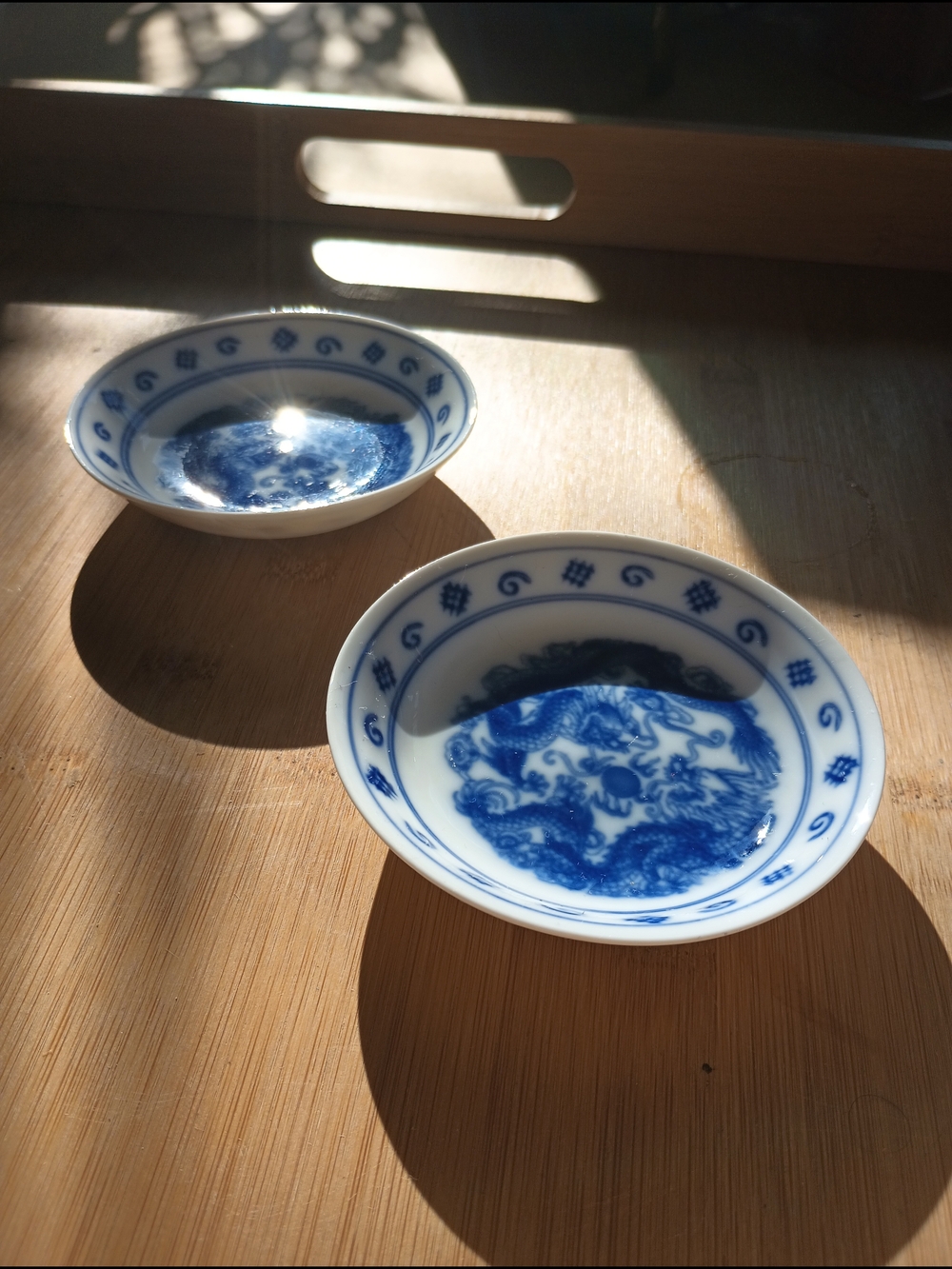 DRAGONS! Blue and white Chinese plates with dragons